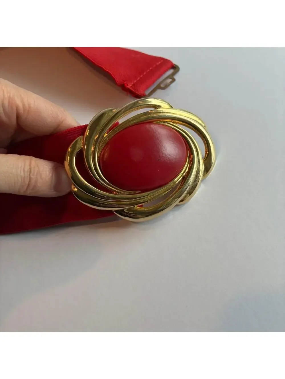 Vintage Day-Lor Red Stretch Cinch Belt Gold Tone Buckle Retro 80s Statement Belt